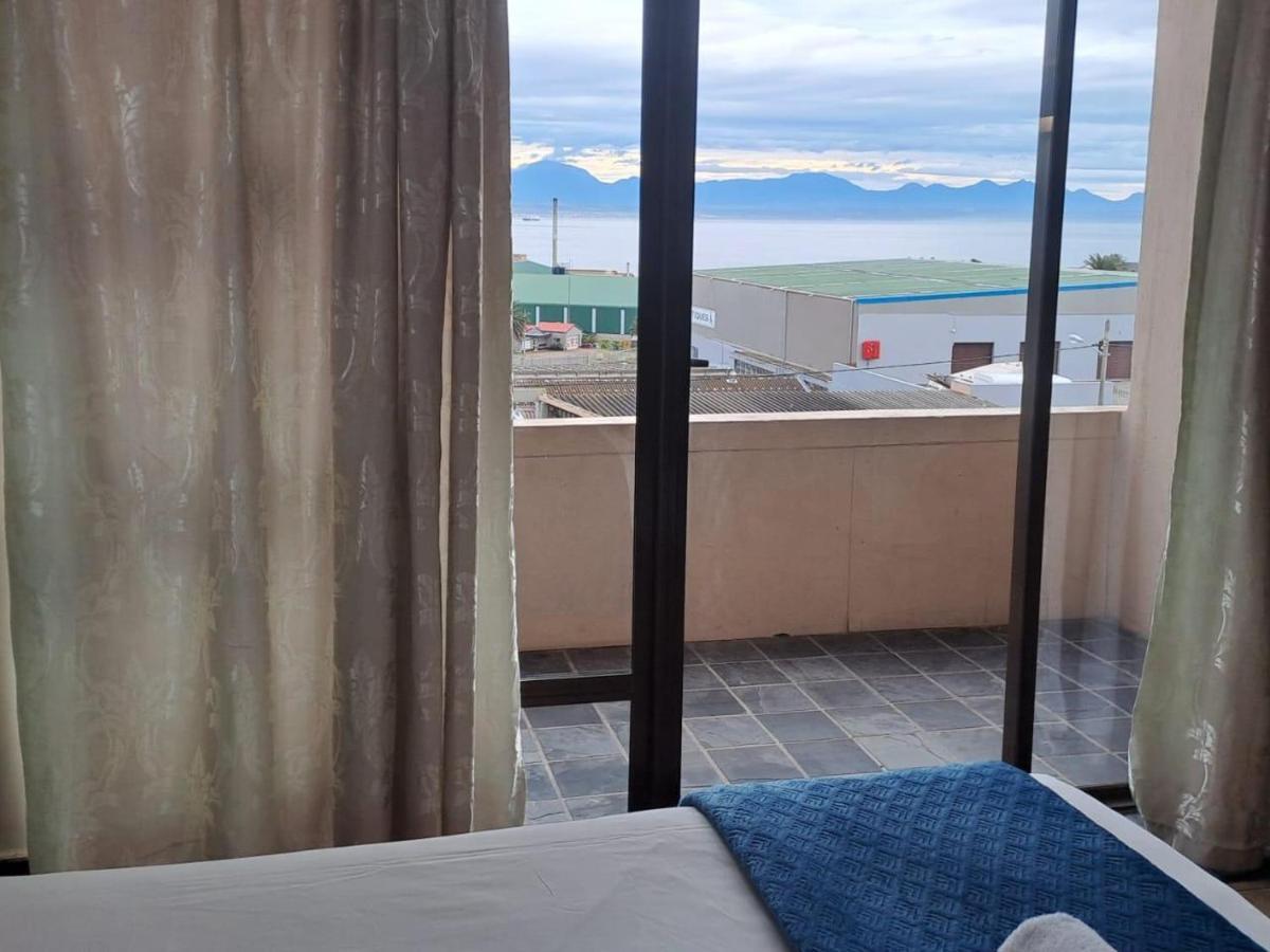 Green Door Guest House Mossel Bay Oda fotoğraf