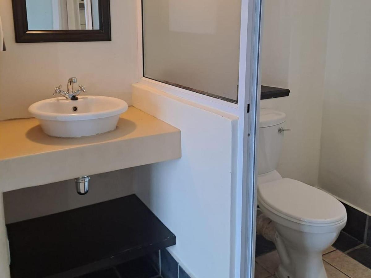 Green Door Guest House Mossel Bay Oda fotoğraf